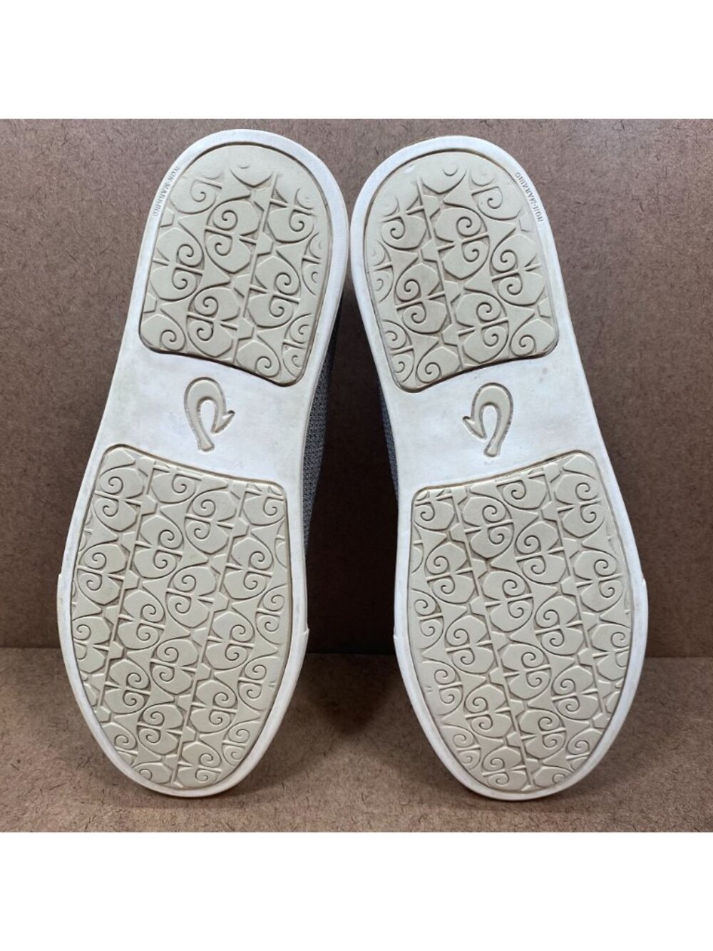 OluKai Womens Pehuea Li Casual Sneakers Size 9 Gray Rubber Sole Textile Upper - Picture 5 of 8